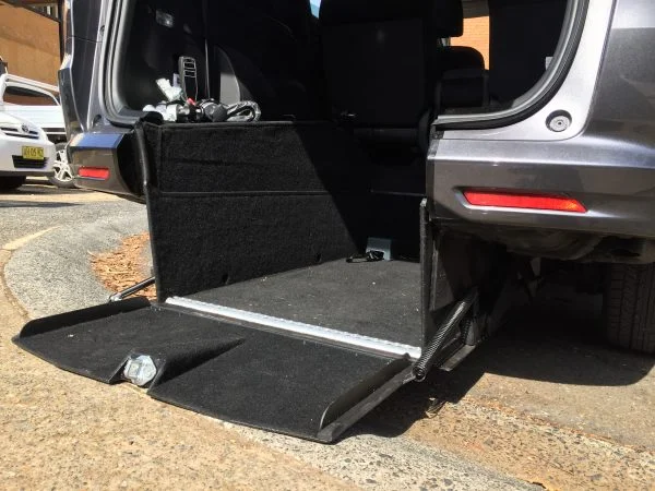 Wheelchair Accessible Vehicle with No Ramp Design-3 Wheelchair Accessible Vehicle with No Ramp Design