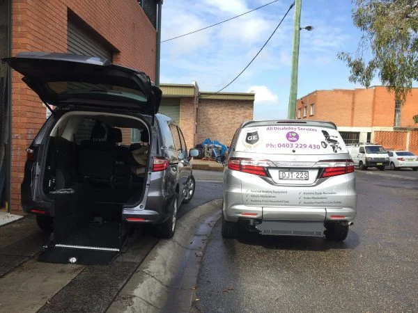 Wheelchair Accessible Vehicle with No Ramp Design-5 Wheelchair Accessible Vehicle with No Ramp Design