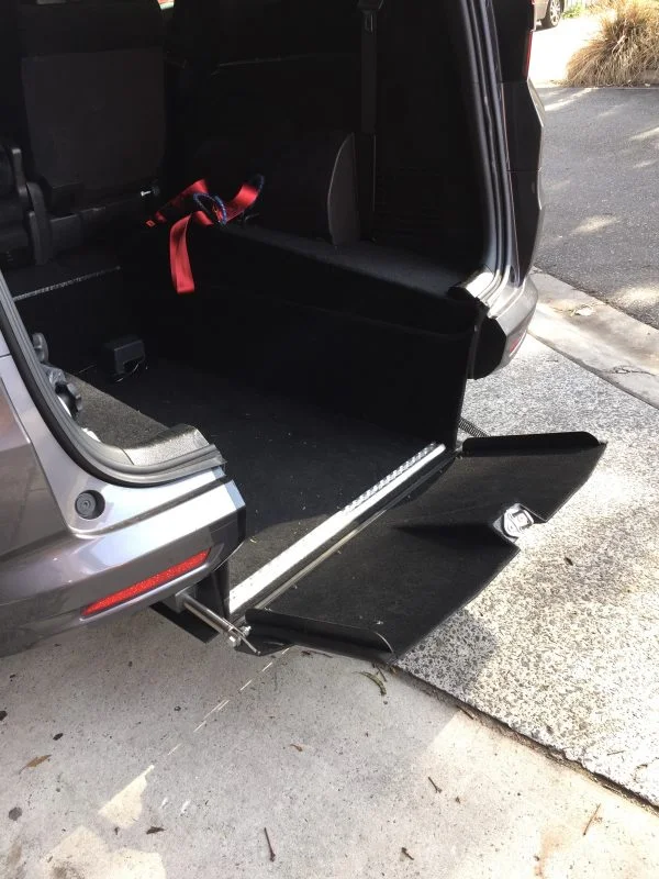 Wheelchair Accessible Vehicle with No Ramp Design-7 Wheelchair Accessible Vehicle with No Ramp Design