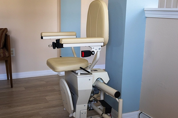 Helix-Curved-Stairlifts-Harmar-6 Helix-Curved-Stairlifts-Harmar-6
