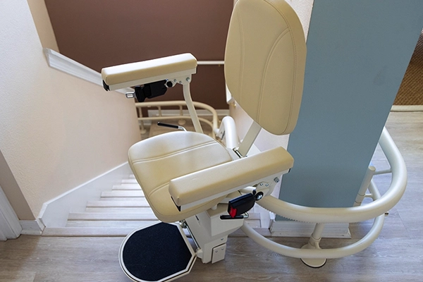 Helix-Curved-Stairlifts-Harmar-8 Helix-Curved-Stairlifts-Harmar-8