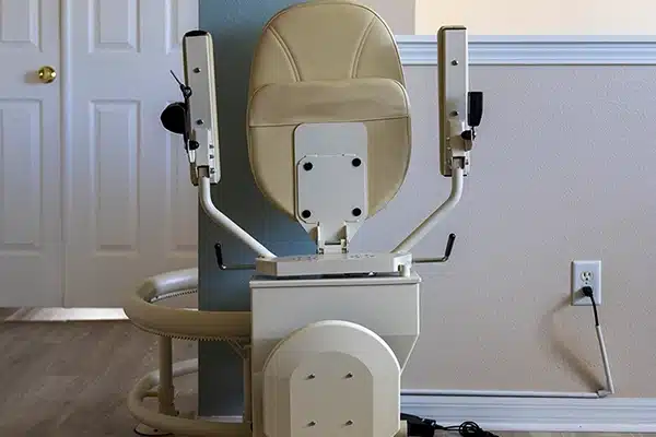 Helix-Curved-Stairlifts3 Helix-Curved-Stairlifts3