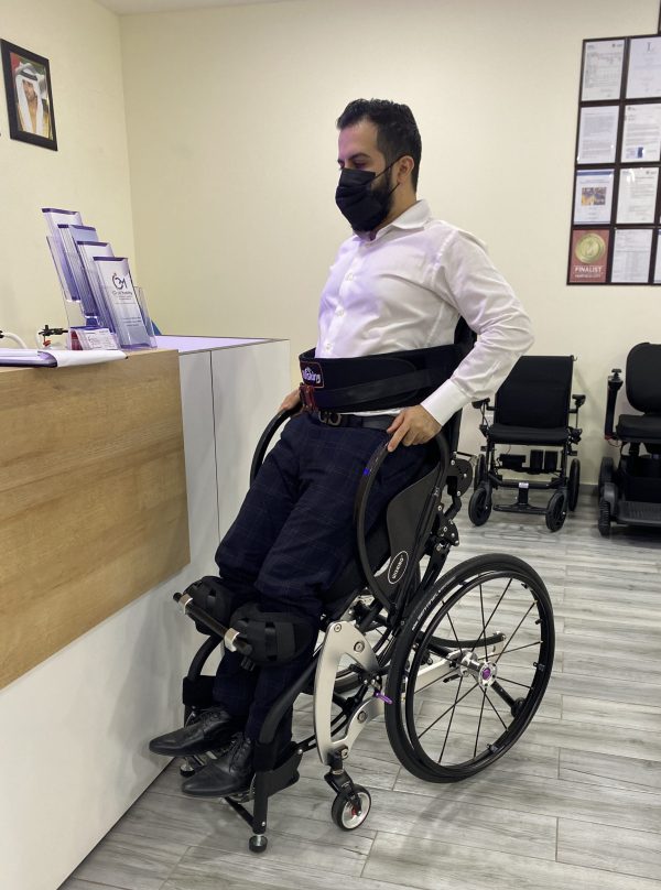 Semi-Standing-Position-of-Lightweight-Manual-Sport-Standing-Wheelchair.jpg Semi-Standing-Position-of-Lightweight-Manual-Sport-Standing-Wheelchair.jpg