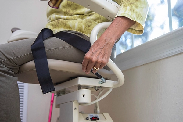 Women-Using-Pinnacle-Stairlifts-Harmar Women-Using-Pinnacle-Stairlifts-Harmar