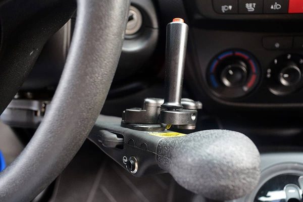 Accelerator-combined-to-the-brake-FS2005-1.jpg Accelerator-combined-to-the-brake-FS2005-1.jpg