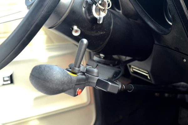 Accelerator-combined-to-the-brake-FS2005-2.jpg Accelerator-combined-to-the-brake-FS2005-2.jpg