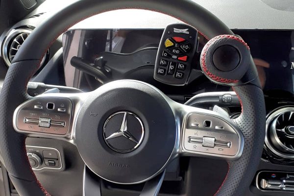 CL005-CL006-Infra-red-Lights-and-Services-Control-Station-at-Steering-Wheel.jpeg CL005-CL006-Infra-red-Lights-and-Services-Control-Station-at-Steering-Wheel.jpeg