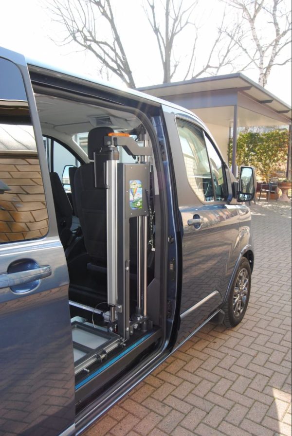 Help-V-Side-Platform-Lift-by-Handytech-13.jpeg Help-V-Side-Platform-Lift-by-Handytech-13.jpeg