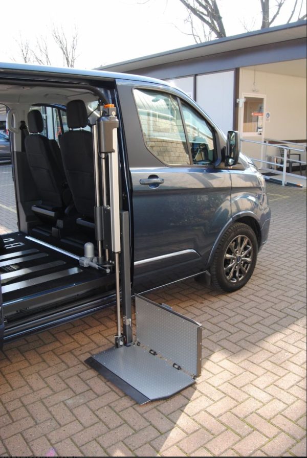 Help-V-Side-Platform-Lift-by-Handytech-16.jpeg Help-V-Side-Platform-Lift-by-Handytech-16.jpeg