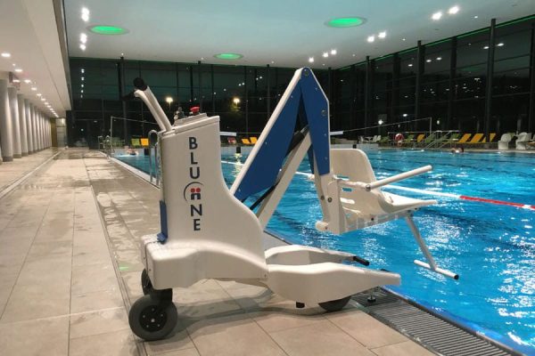 Portable-Pool-Lift-for-Swimming-Pool-BlueOne-1.jpg Portable-Pool-Lift-for-Swimming-Pool-BlueOne-1.jpg