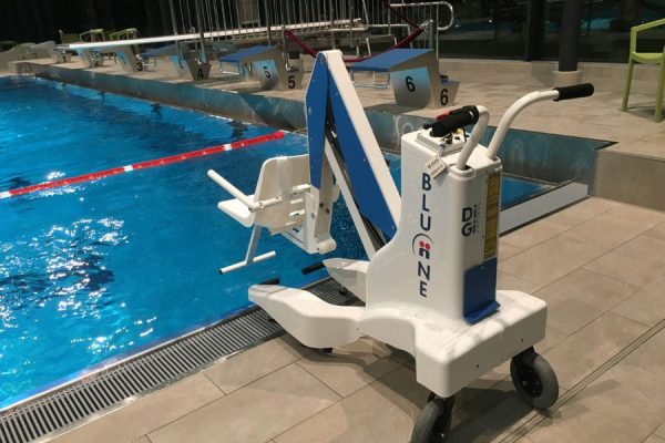 Portable-Pool-Lift-for-Swimming-Pool-BlueOne-2.jpg Portable-Pool-Lift-for-Swimming-Pool-BlueOne-2.jpg