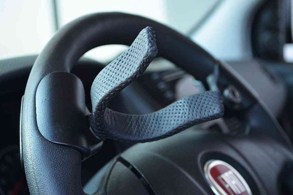 Steering-wheel-fork-handgrip.jpeg Steering-wheel-fork-handgrip.jpeg