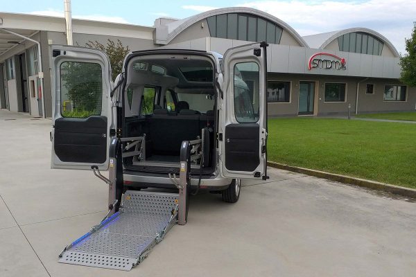 Wheelchair-lift-LIGHT-LIFT-BP.jpeg Wheelchair-lift-LIGHT-LIFT-BP.jpeg