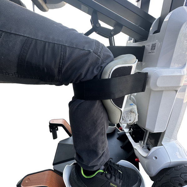 Leg Strapped Alexia Auto Folding Standing Electric Wheelchair Leg Strapped Alexia Auto Folding Standing Electric Wheelchair