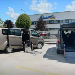Small Baby Lift on Two Vehicle