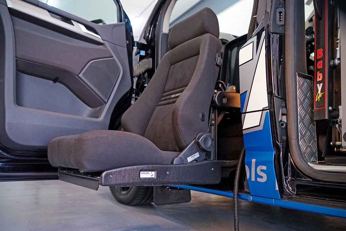 EC400 Turnout swivel seat