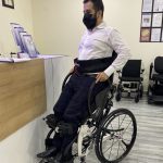Semi Standing Position of Lightweight Manual Sport Standing Wheelchair