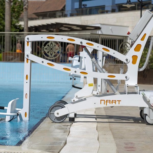 Portable Pool Lift Device Seat Inside Pool Leftside View Portable Pool Lift Device Seat Inside Pool Leftside View