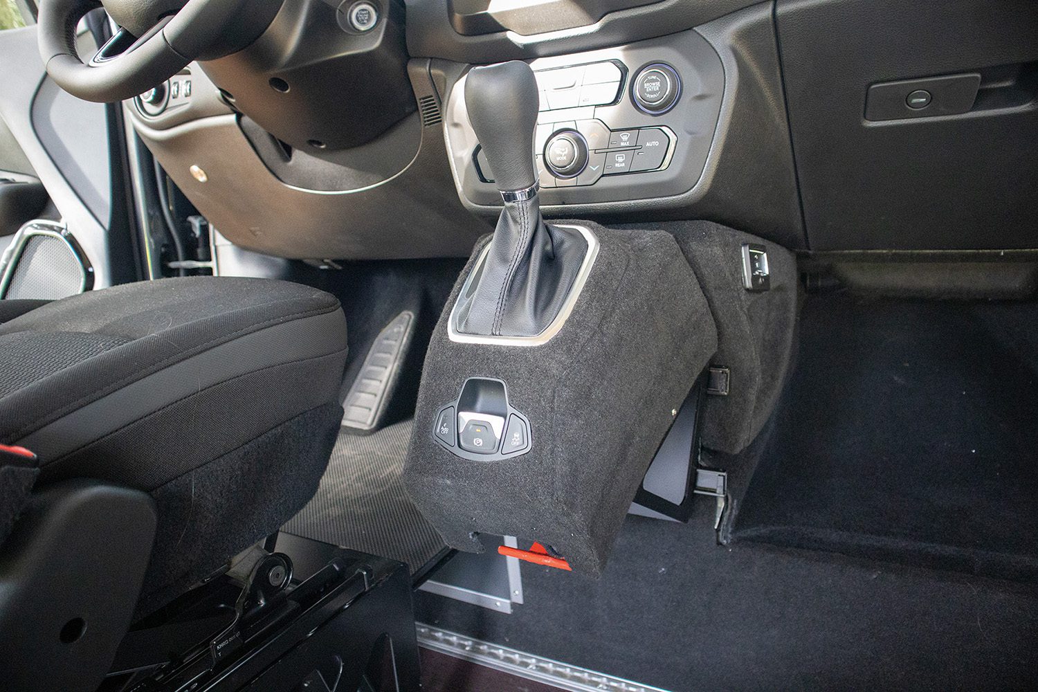 jeep-renegade-mobility-ehybrid-levier-coulissant