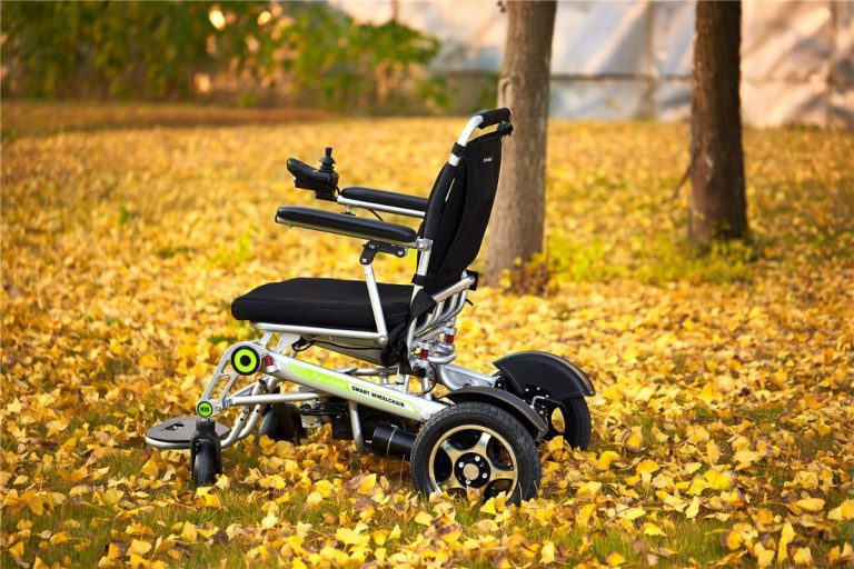 Can wheelchairs go on grass