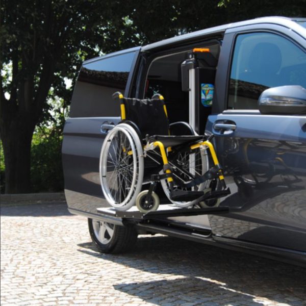 Help V Side Platform Lift Carrying Wheelchair Help V Side Platform Lift Carrying Wheelchair