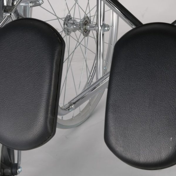 Foldable Manual Bariatric Wheelchair Padded Legrest Foldable Manual Bariatric Wheelchair Padded Legrest