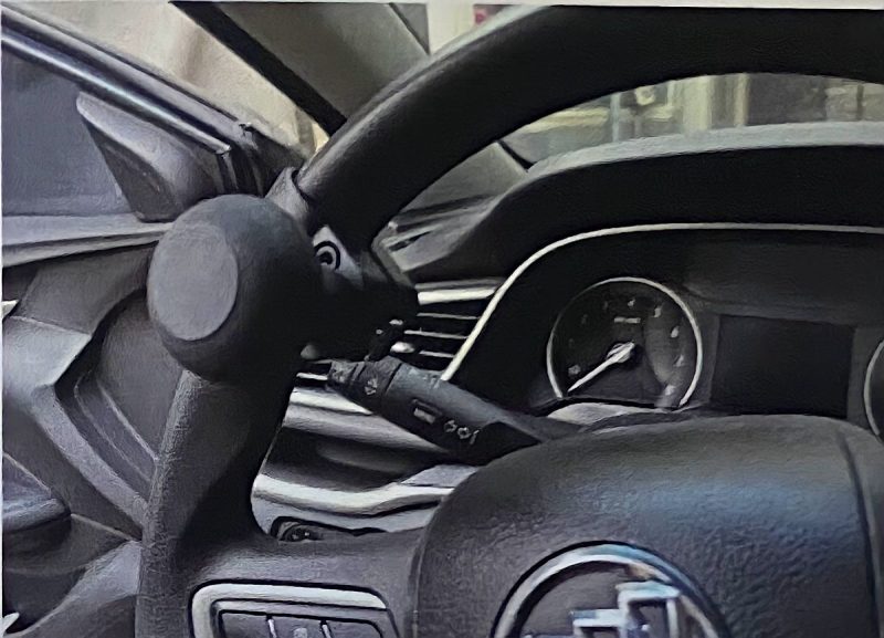 Steering wheel knob quick release removable spinner driving assistance