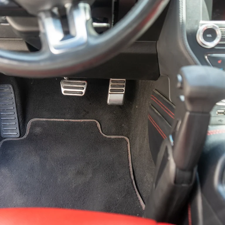 Hand-Control Vehicle Rental Mustang 19