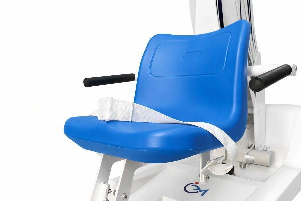 Monaco p150 Portable Pool Lift (1) Monaco p150 Portable Pool Lift (1)